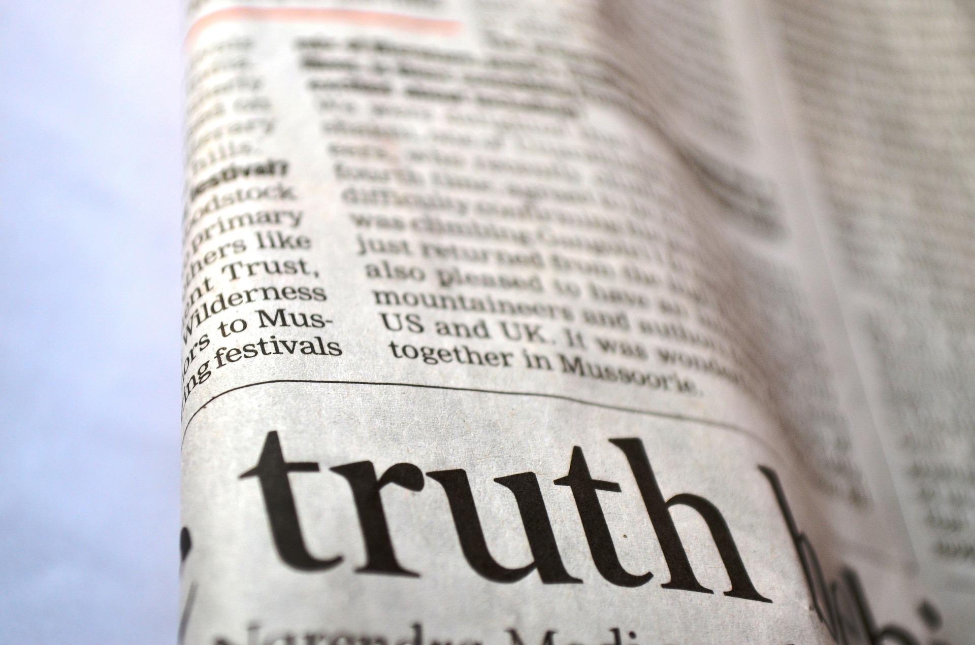 'VACCINE' DEATHS SOAR - THE IRISH LIGHT (DEBUT EDITION) - Fringe News